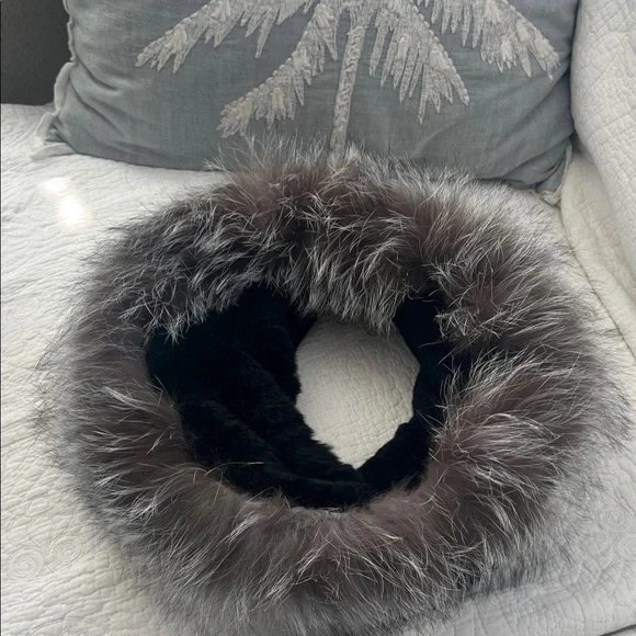 Surell Black and Gray Fur Wrap - Picture 2 of 5
